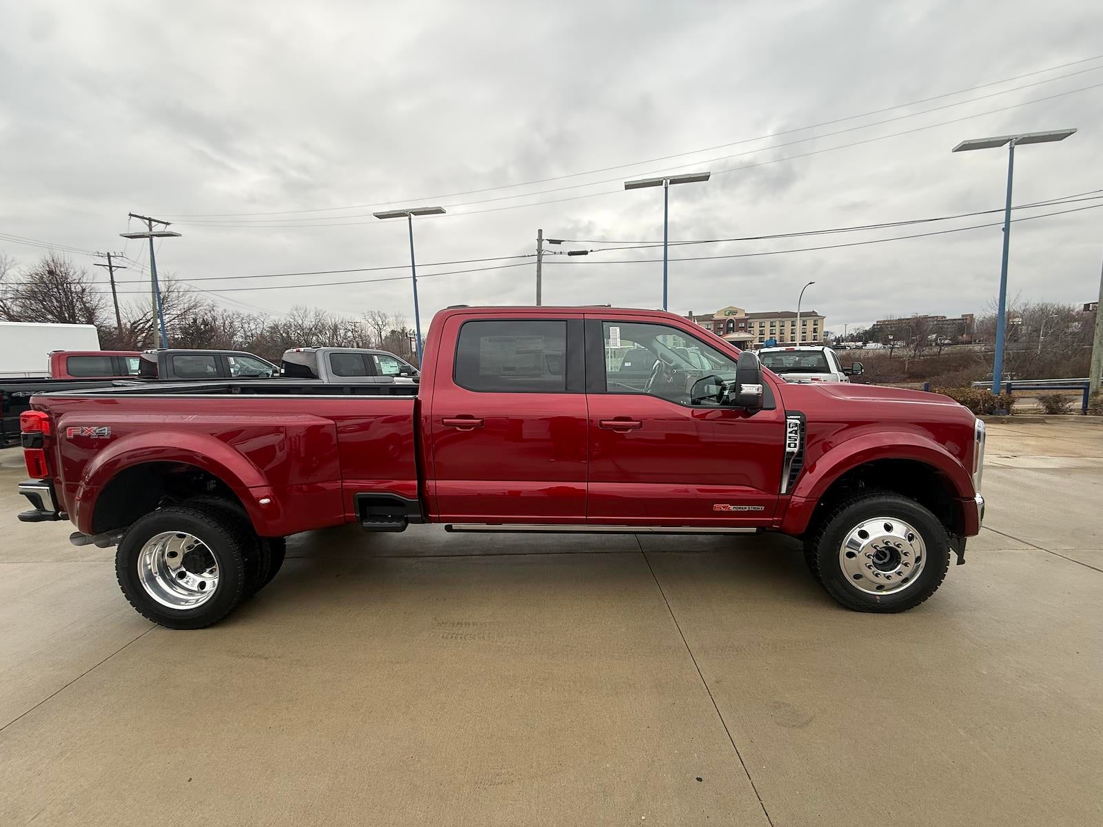 2026 Ford Super Duty F-450 DRW LARIAT