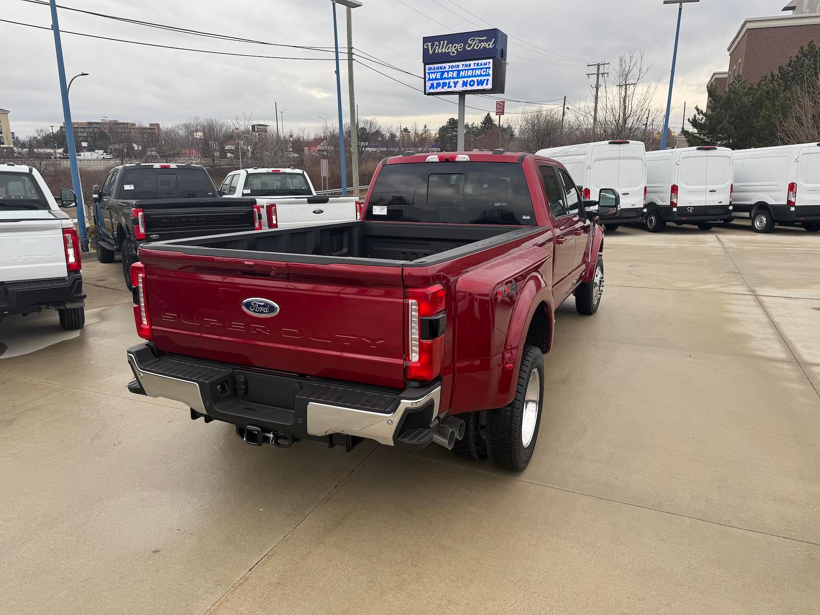2026 Ford Super Duty F-450 DRW LARIAT