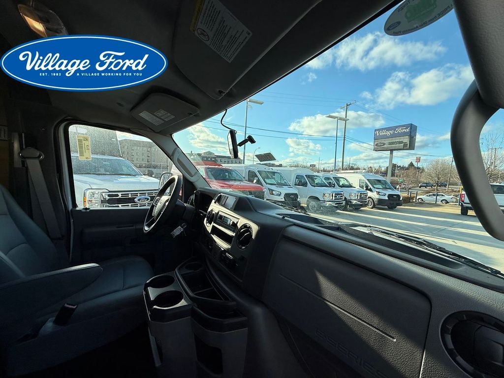 2025 Ford E-450SD Base