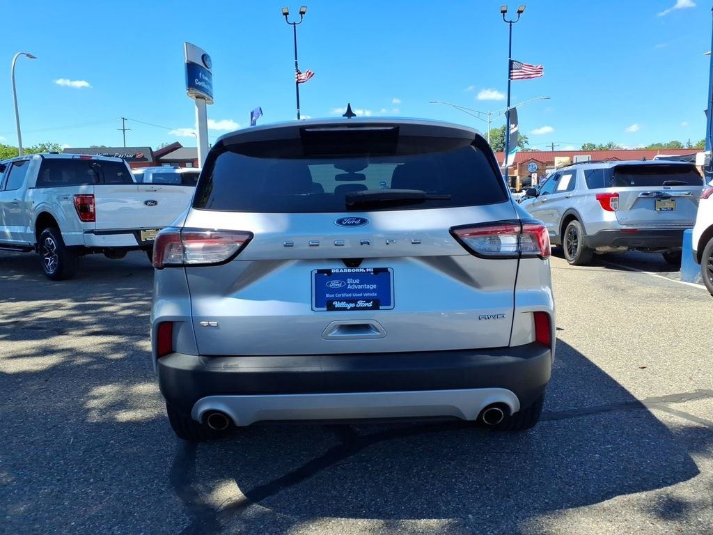 2020 Ford Escape SE