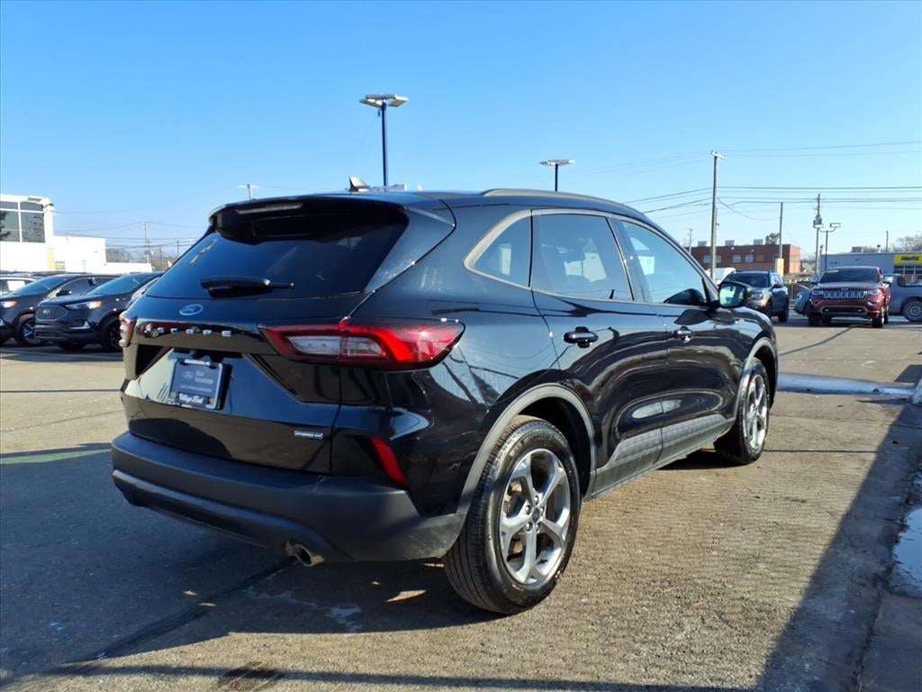 2025 Ford Escape Hybrid ST-Line Select