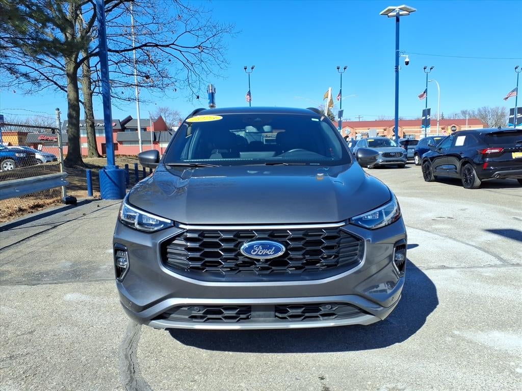 2023 Ford Escape ST-Line Elite