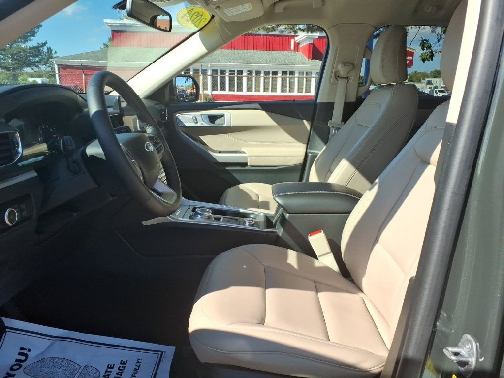 2024 Ford Explorer XLT
