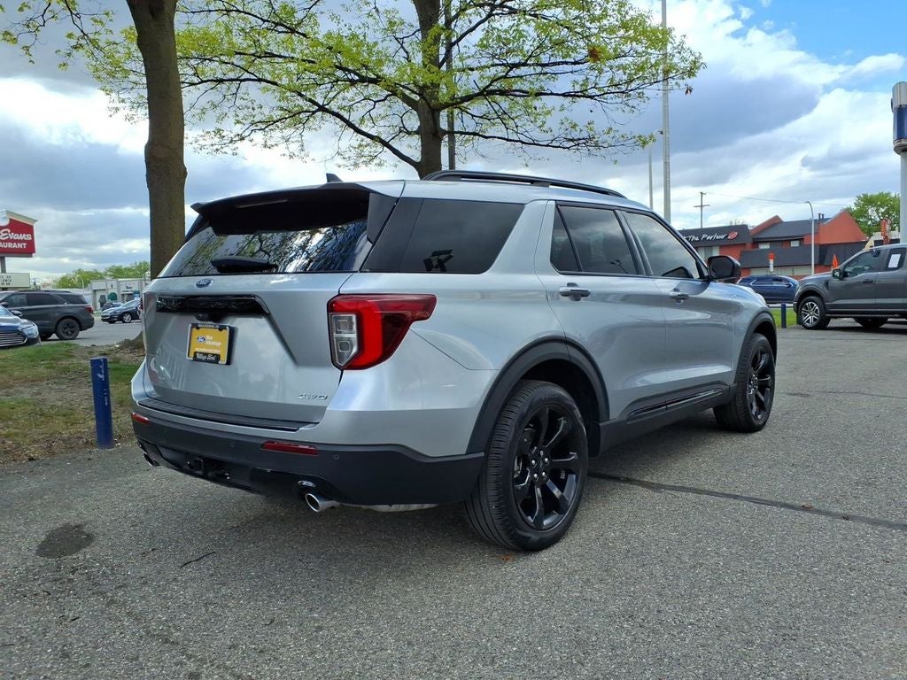 2024 Ford Explorer ST-Line