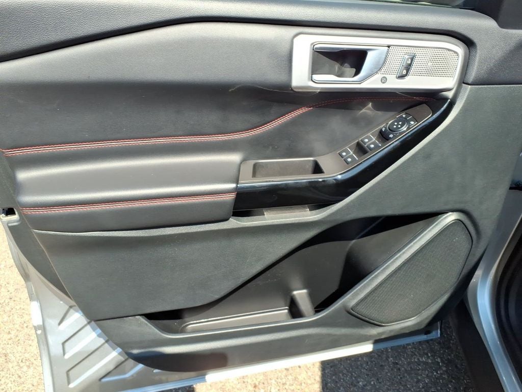2024 Ford Explorer ST-Line