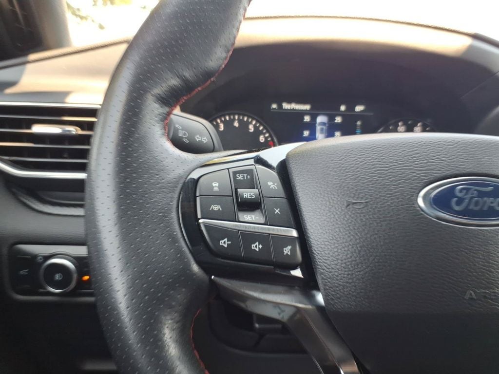 2024 Ford Explorer ST-Line