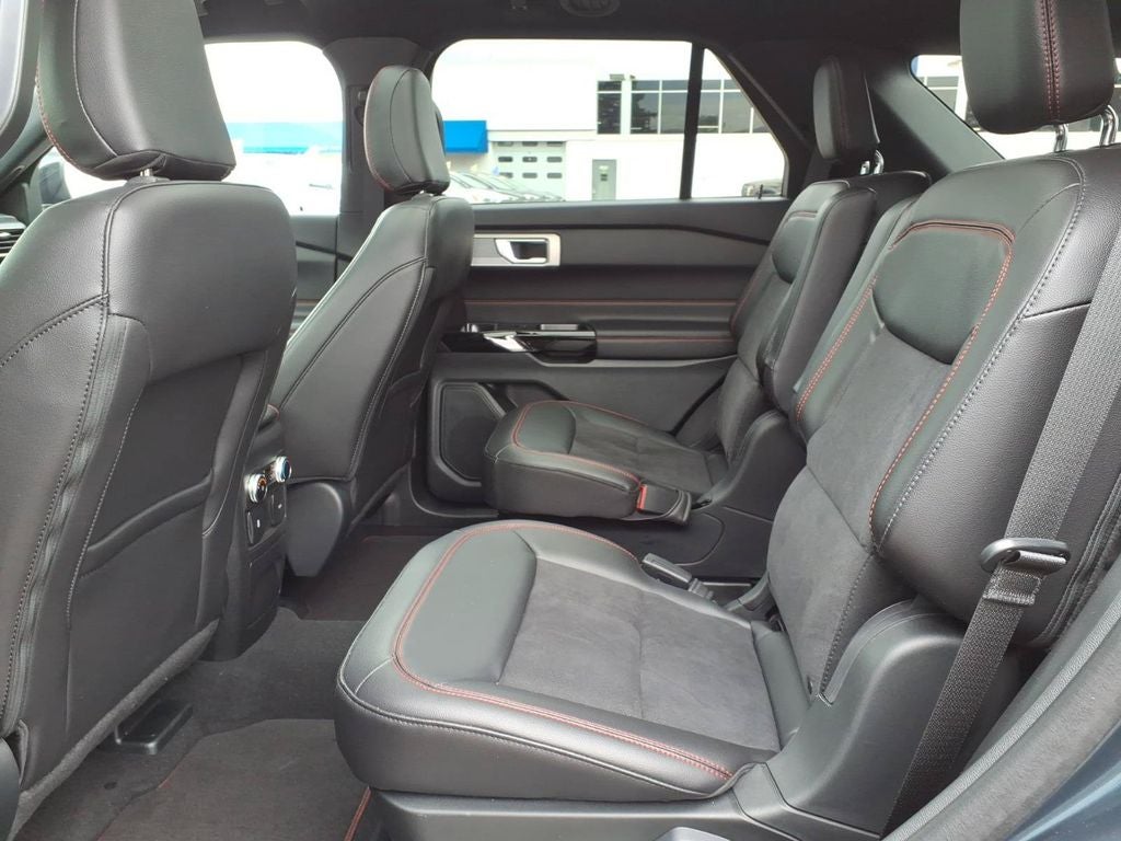 2024 Ford Explorer ST-Line