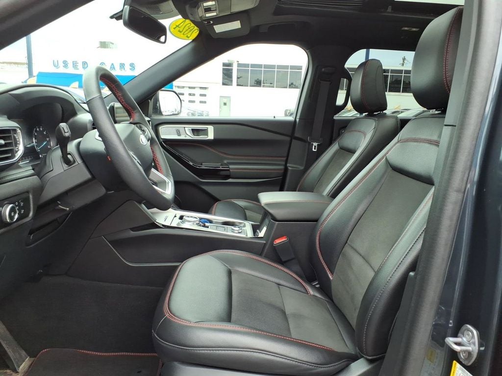 2024 Ford Explorer ST-Line