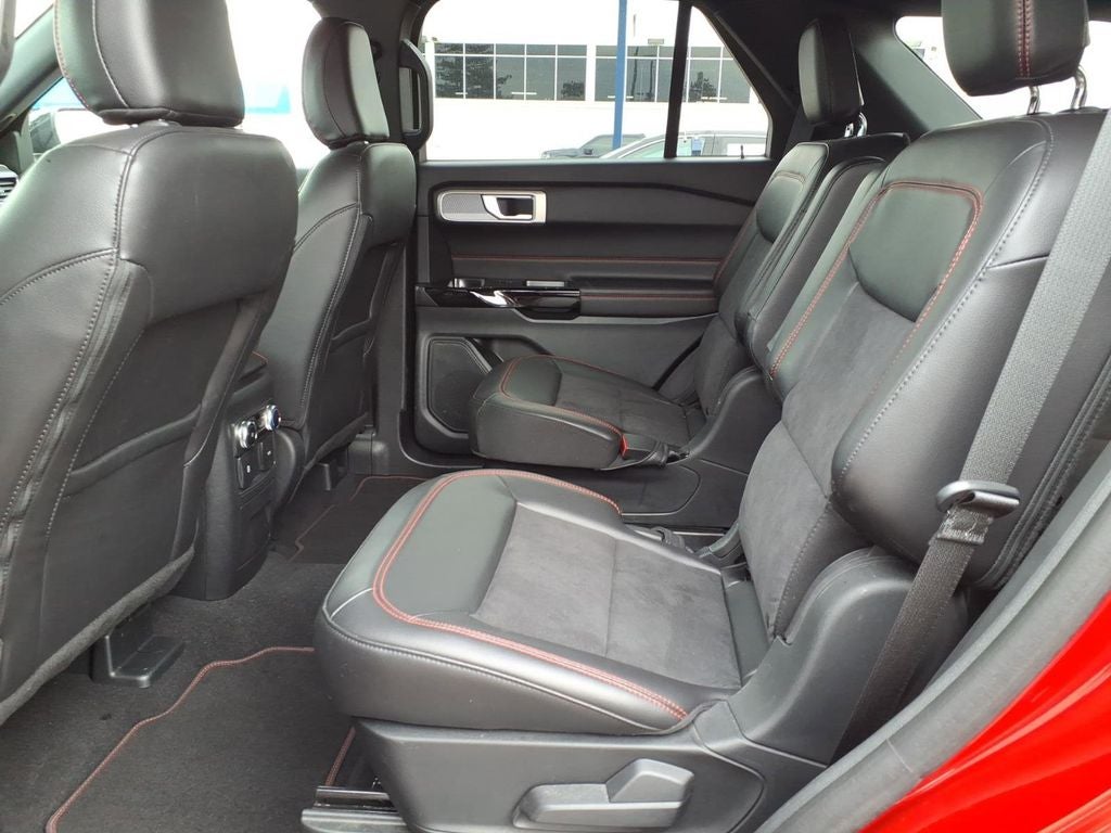 2024 Ford Explorer ST-Line