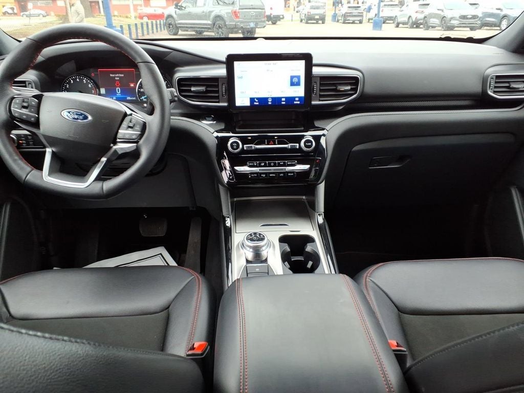 2024 Ford Explorer ST-Line
