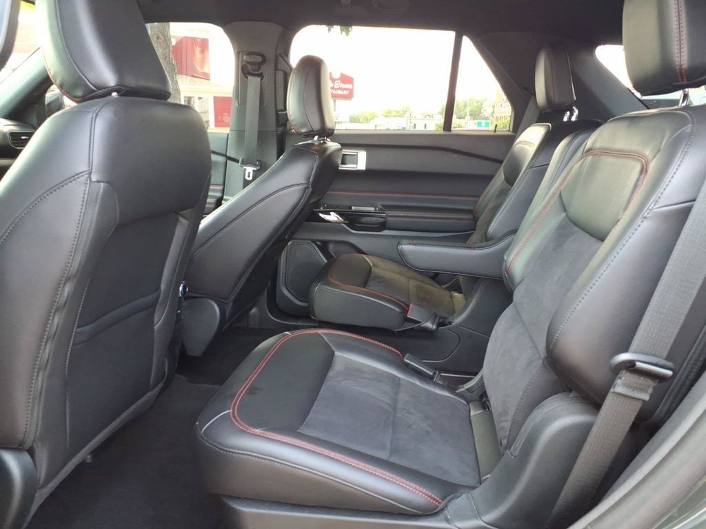 2024 Ford Explorer ST-Line