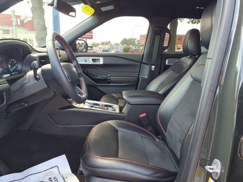 2024 Ford Explorer ST-Line
