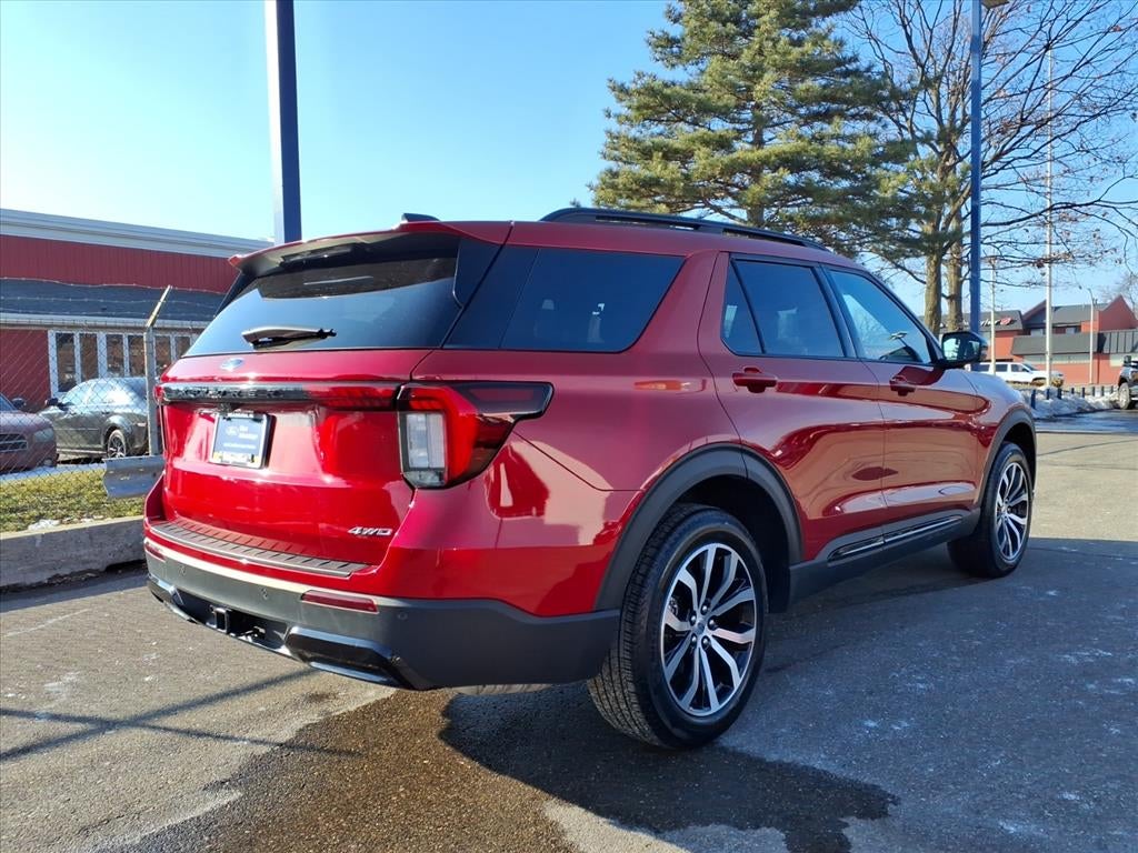 2025 Ford Explorer ST-Line