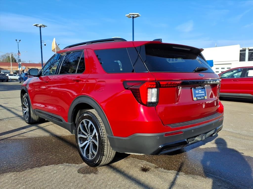 2025 Ford Explorer ST-Line