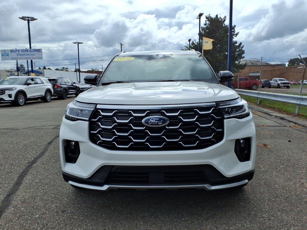 2025 Ford Explorer Platinum