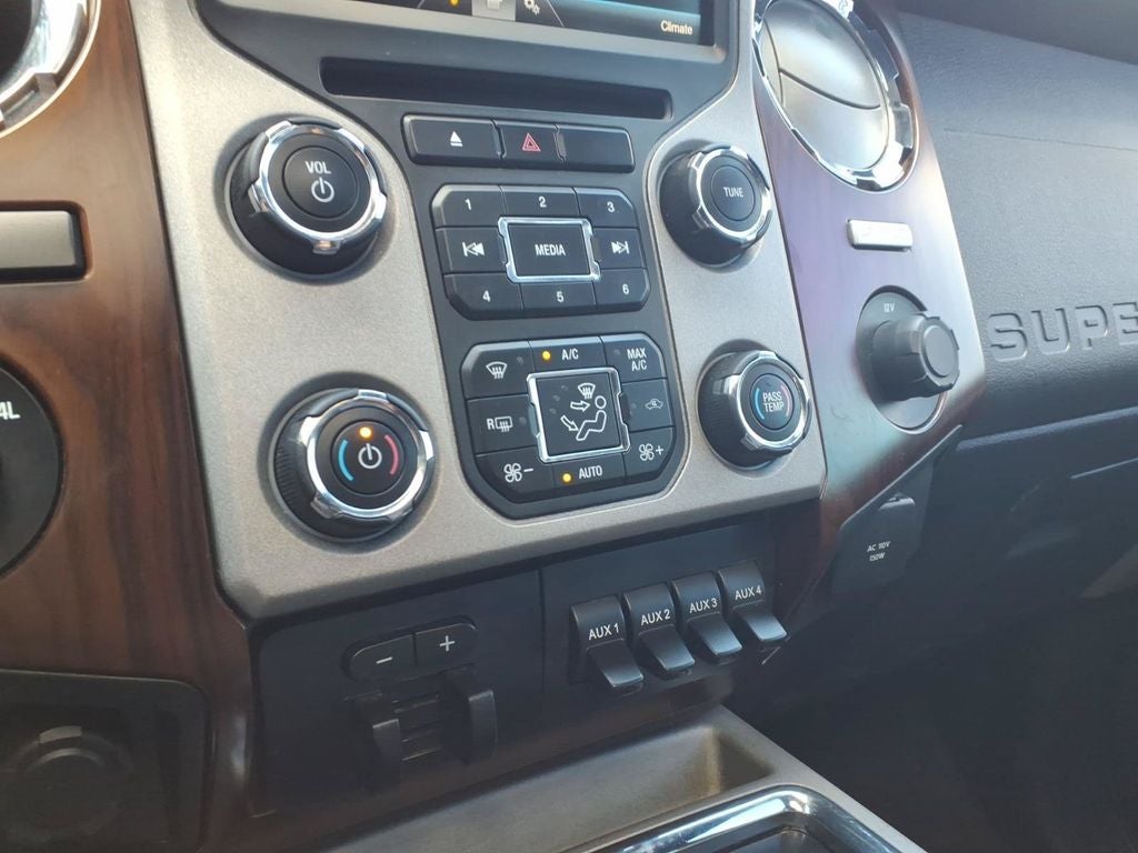 2015 Ford F-350SD Lariat DRW
