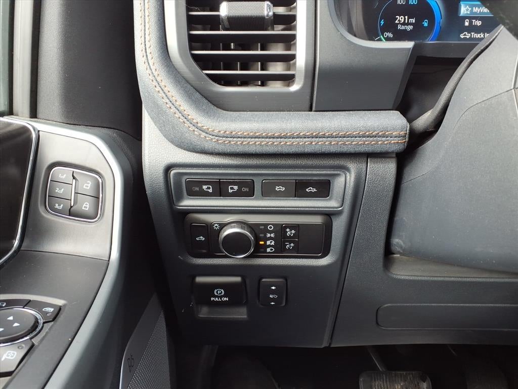 2023 Ford F-150 Lightning Lariat