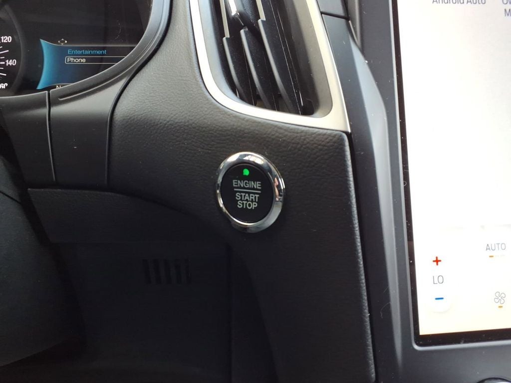 2023 Ford Edge SE