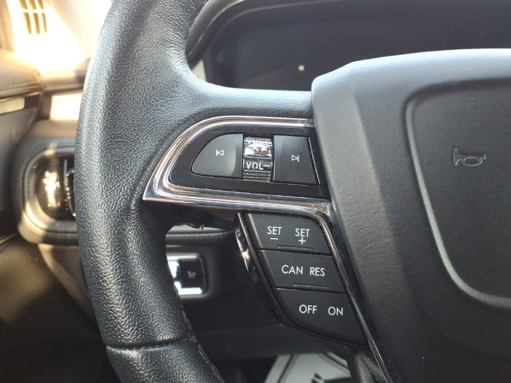2023 Lincoln Nautilus Standard