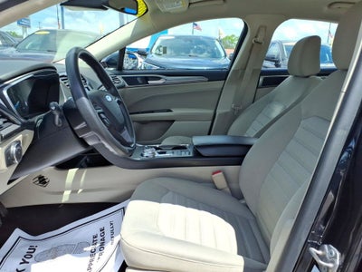 2020 Ford Fusion SE