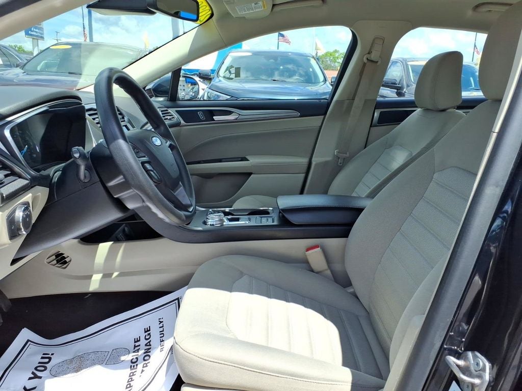 2020 Ford Fusion SE