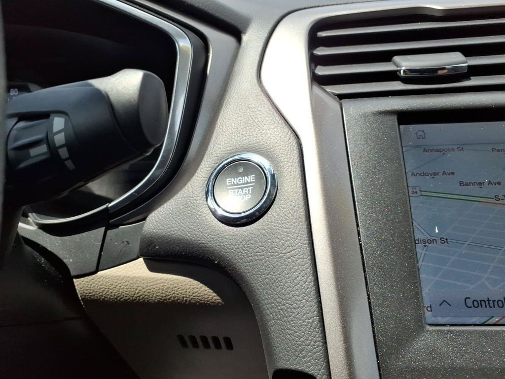 2020 Ford Fusion SE