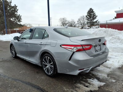 2020 Toyota Camry SE